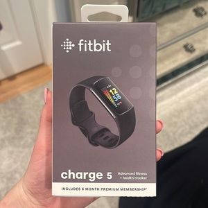 BRAND NEW Fitbit Charge 5